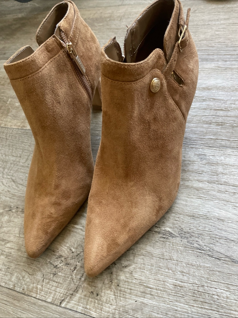 Vince Camuto Keeshey Brown Suede Pointed Toe Ankle Booties Gold Button Size 7M